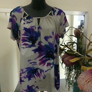 Jennifer Lopez Floral SS Top Keyhole Neckline